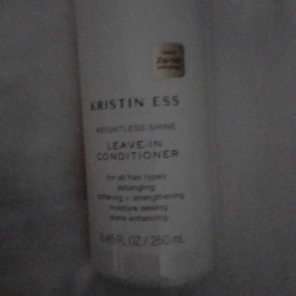 Kristin Ess - Picture 2 of 3